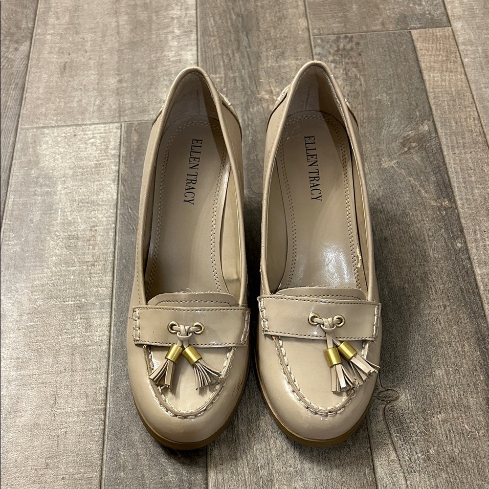 Ellen Tracy Women's Cream Tassel Loafers